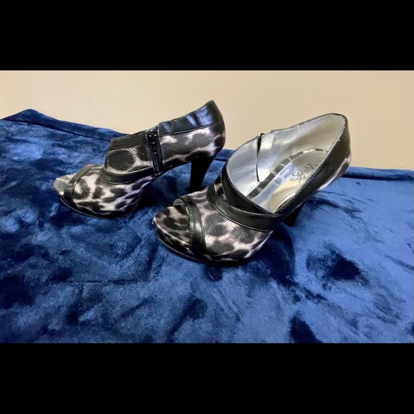 Open toe platform heels - Picture 7 of 16